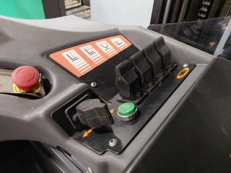 Empilhador retráctil OMG NEOS16 SE - 10