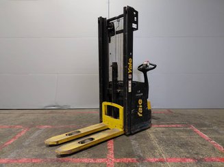 Stacker Yale MS12AC