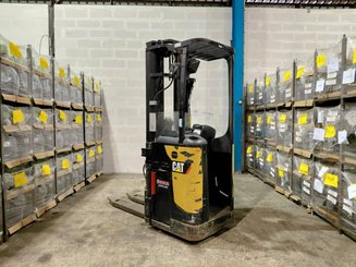 Stacker com condutor transportado Caterpillar NSR20N