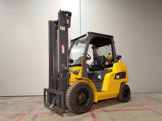 Empilhador de contrapeso 4 rodas Caterpillar GP40NTD - 1
