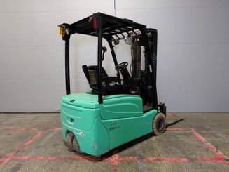 Empilhador de contrapeso 3 rodas Yale ERP20VTLWB - 3
