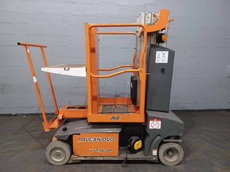 Plataforma com mastro vertical JLG TOUCAN DUO
