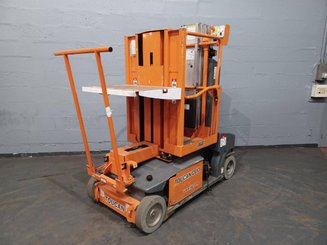 Plataforma com mastro vertical JLG TOUCAN DUO