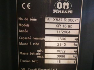 Empilhador retráctil OM XR16AC