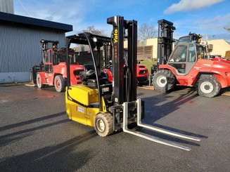 Carreta elevadora elétrica Yale ERP16VT