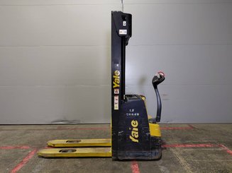 Stacker Yale MS12AC