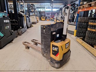 Porta-paletes eléctrico com condutor a pé Caterpillar NPP20N2 - 10