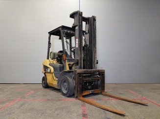 Empilhador de contrapeso 4 rodas Caterpillar GP25NTD - 1