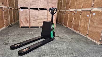 Porta-paletes eléctrico com condutor a pé Hangcha CBD15-CI
