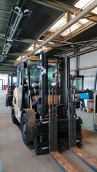 Empilhador de contrapeso 4 rodas Caterpillar DP40N - 1