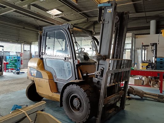 Empilhador de contrapeso 4 rodas Caterpillar DP50NT - 1