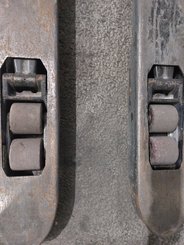 Porta-paletes eléctrico com condutor a pé Caterpillar NPP20N2