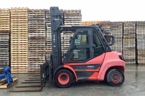 Empilhador de contrapeso 4 rodas - H70 SERIE 396 EVO