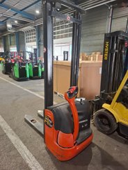Stacker Fenwick L12
