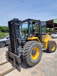 Carreta elevadora todo terreno JCB 940-2