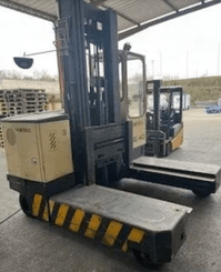 Empilhador retráctil de 4 direcções Hubtex MQ40 - 1