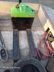 Porta-paletes eléctrico com condutor a pé Hangcha CBD15-i