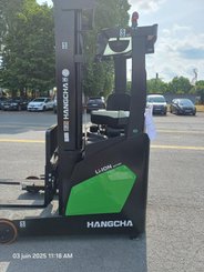 Empilhador retráctil Hangcha CQD18-XC5D-SI