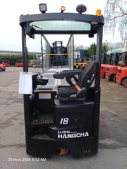 Empilhador retráctil Hangcha CQD18-XC5D-SI