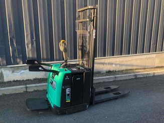 Levantador com plataforma dobrável Mitsubishi SBV12P