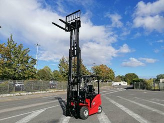 Empilhador de contrapeso 4 rodas Hangcha A4W25