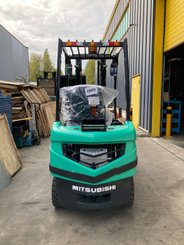 Empilhador de contrapeso 4 rodas Mitsubishi FG18N