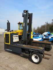 Empilhador retráctil de 4 direcções Combilift C12000 - 2