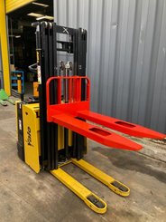 Stacker Yale MS12X