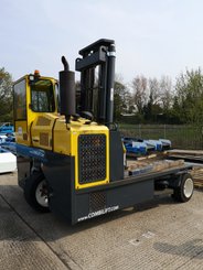 Empilhador retráctil de 4 direcções Combilift C12000 - 1