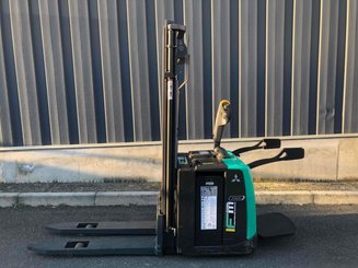 Levantador com plataforma dobrável Mitsubishi SBV12P