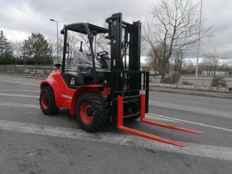 Carreta elevadora todo terreno Hangcha TT25-2 - 1