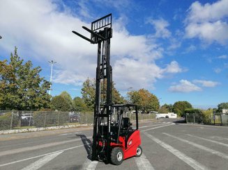 Empilhador de contrapeso 4 rodas Hangcha A4W25