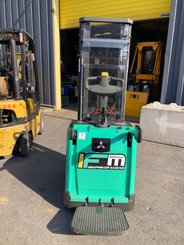 Levantador com plataforma dobrável Mitsubishi SBV12P