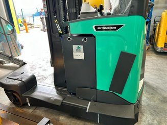Empilhador multidireccional Mitsubishi RBM25N3 - 3