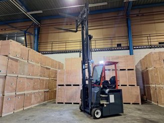 Empilhador multidireccional AMLIFT AGILIFT 3000E