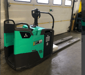 Porta-paletes eléctrico com condutor transportado Mitsubishi PBF20N3R Fourches 2400mm