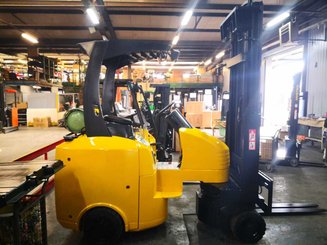 Empilhadeira para corredor estreito Narrow Aisle Flexi GAS