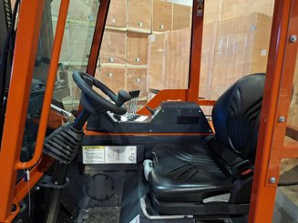 Empilhador multidireccional AMLIFT AGILIFT 3000E