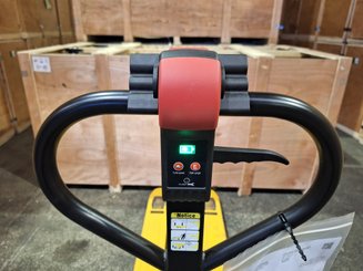 Porta-paletes eléctrico com condutor a pé Microlift P15SE - 11