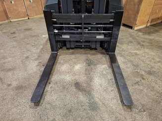 Empilhador multidireccional AMLIFT AGILIFT 3000E