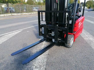 Empilhador de contrapeso 3 rodas Hangcha A3W18
