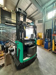 Empilhador multidireccional Mitsubishi RBM25N3