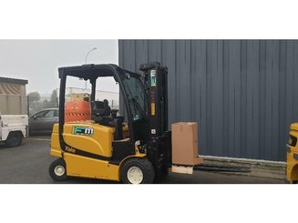 Carreta elevadora elétrica Yale ERP30VL