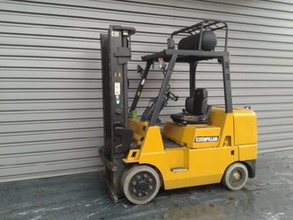 Empilhador de contrapeso 4 rodas Caterpillar GC40K - 1