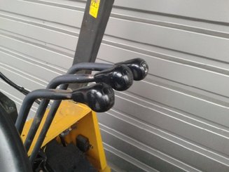 Empilhador de contrapeso 4 rodas Caterpillar GC40K - 2