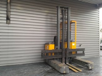 Empilhador retráctil de 4 direcções Baumann ECU30/14/129,60ST - 2