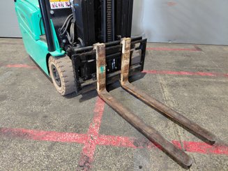 Empilhador de contrapeso 3 rodas Yale ERP15VTSWB - 7