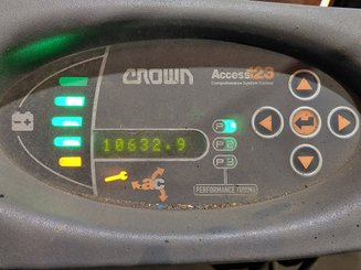 Empilhador de contrapeso 4 rodas Crown SCF6040-18 - 9