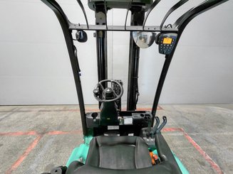 Empilhador de contrapeso 3 rodas Yale ERP16VTLWB - 7