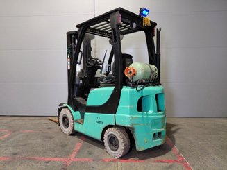 Empilhador de contrapeso 4 rodas Yale GLP20SX - 2